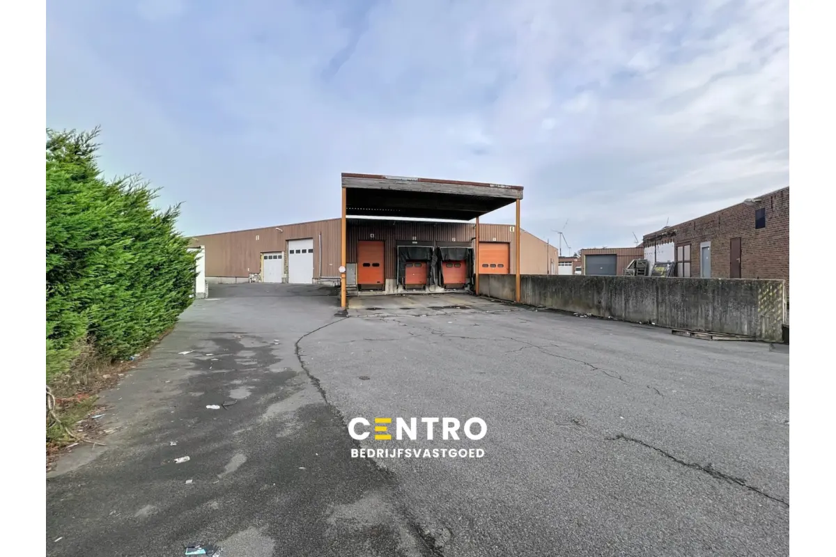 Handelszaak te  huur in Rumbeke 8800 0.00€  slaapkamers 555.00m² - Zoekertje 639730