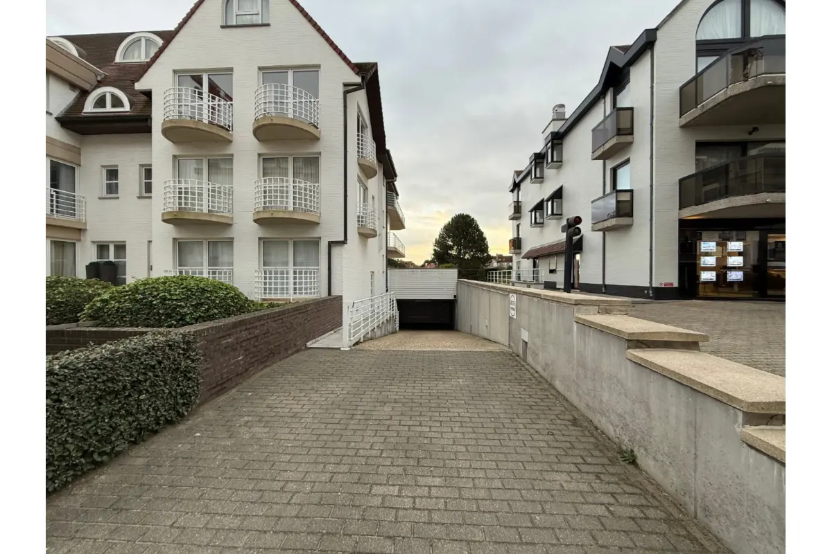 Parking & garage te  huur in Knokke 8300 150.00€  slaapkamers m² - Zoekertje 640782