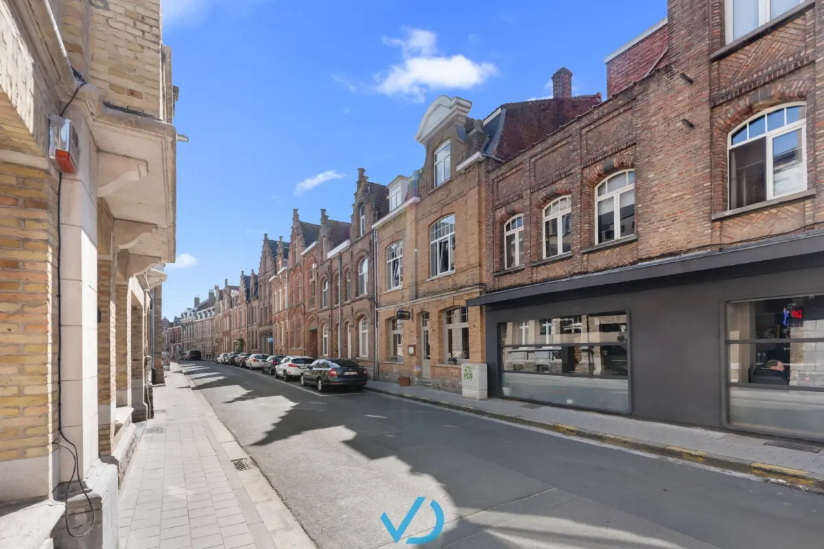 Handelszaak te  koop in Ieper 8900 595000.00€ 3 slaapkamers 210.00m² - Zoekertje 640741