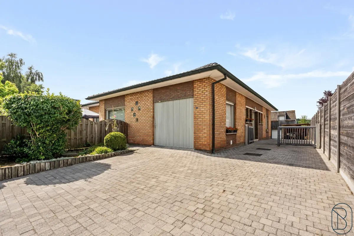 Bungalow te  koop in Sint-Eloois-Vijve 8793 375000.00€ 3 slaapkamers 160.00m² - Zoekertje 641477