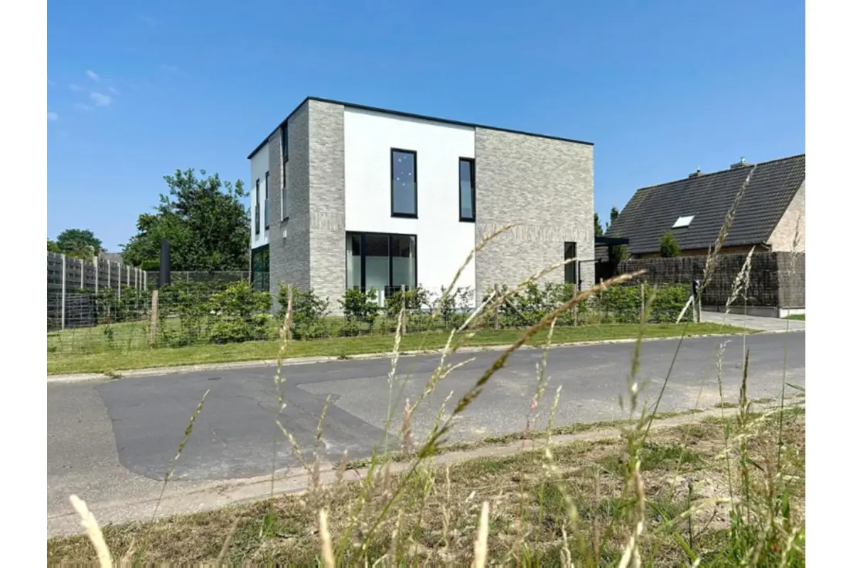 Huis te  koop in Houthulst 8650 439000.00€ 3 slaapkamers 176.00m² - Zoekertje 641555