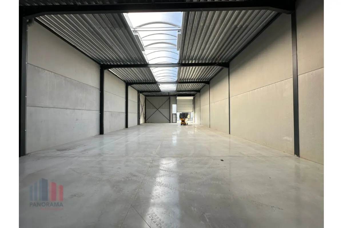 Handelszaak te  koop in Vichte 8570 517985.00€  slaapkamers 358.00m² - Zoekertje 641865