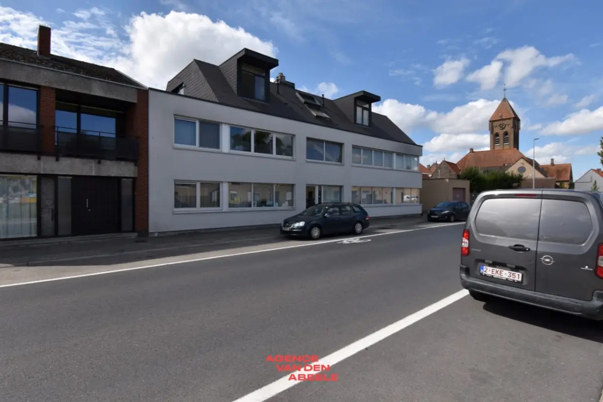 Appartement te  huur in Oostkamp 8020 795.00€ 2 slaapkamers m² - Zoekertje 641654