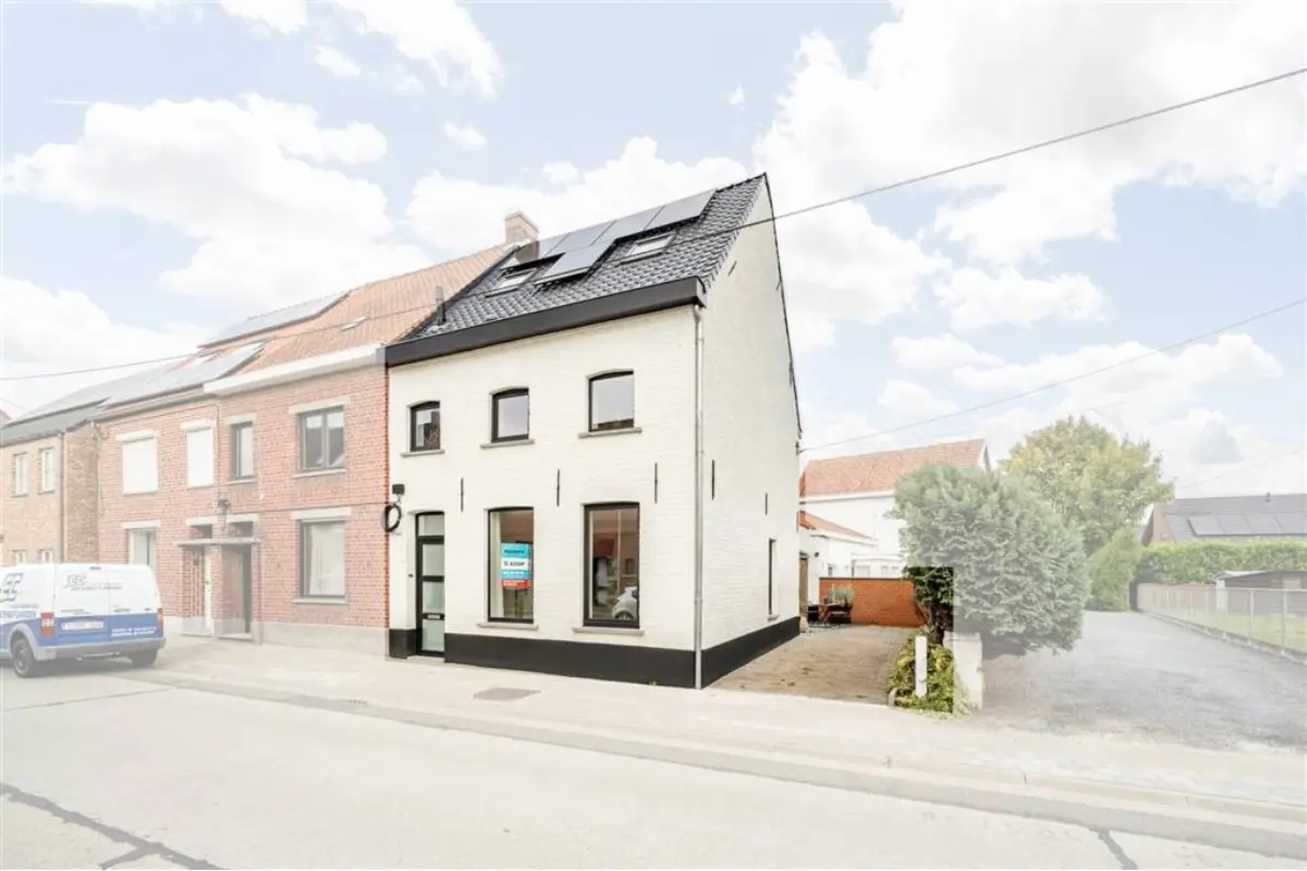 Huis te  koop in Oostrozebeke 8780 349000.00€ 3 slaapkamers 145.00m² - Zoekertje 642215