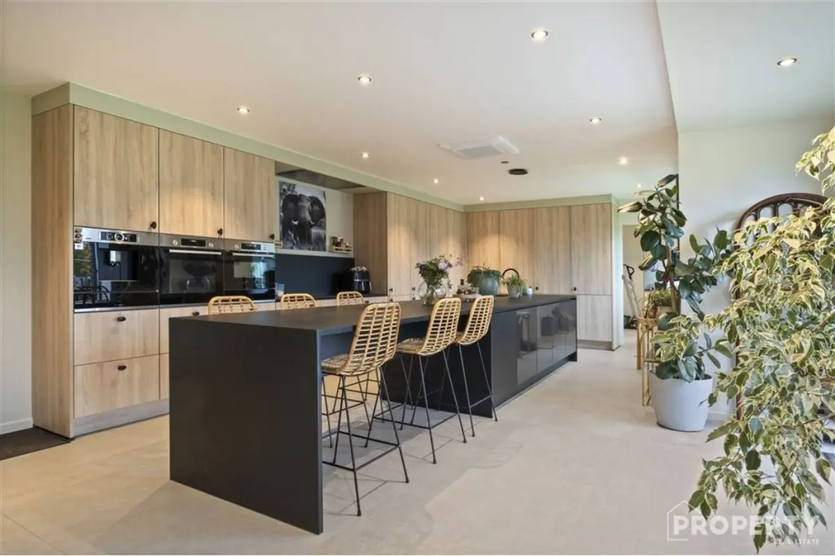 Huis te  koop in Ooigem 8710 849000.00€ 5 slaapkamers m² - Zoekertje 642219