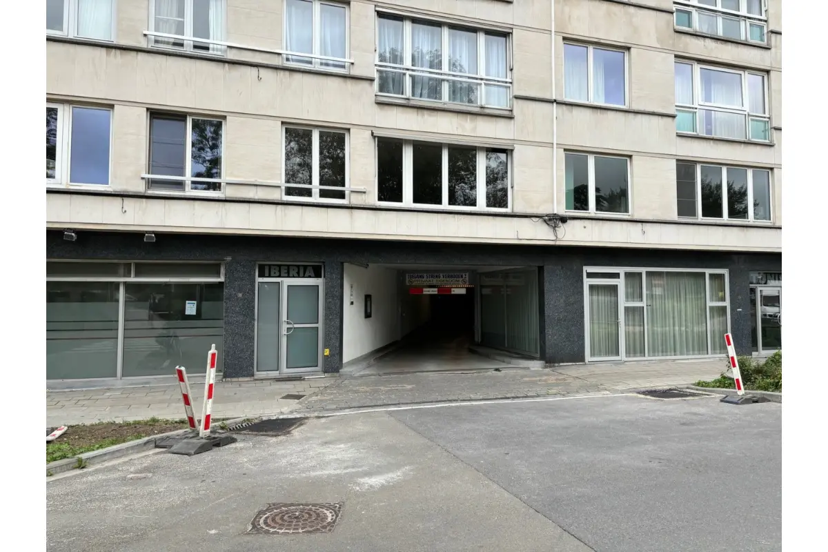 Parking te  huur in Oostende 8400 90.00€  slaapkamers m² - Zoekertje 780563