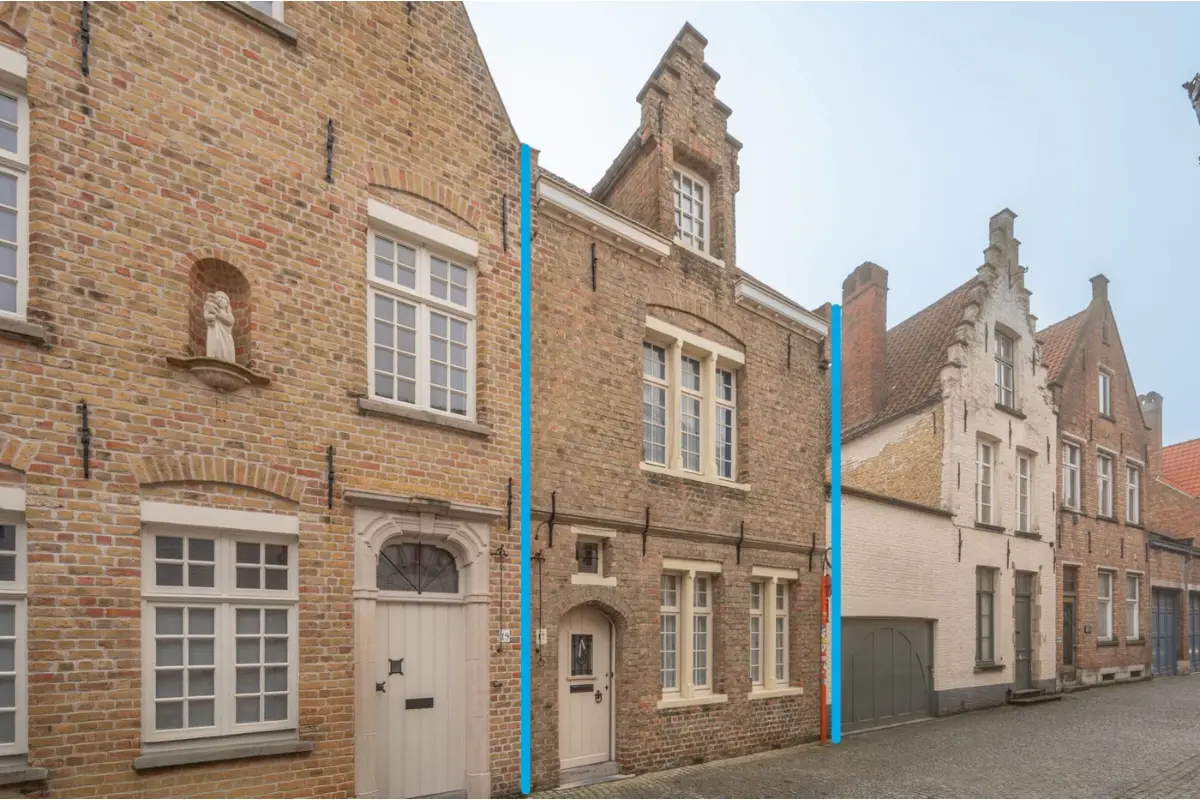 Huis te  koop in Brugge 8000 769000.00€ 6 slaapkamers 208.00m² - Zoekertje 641869