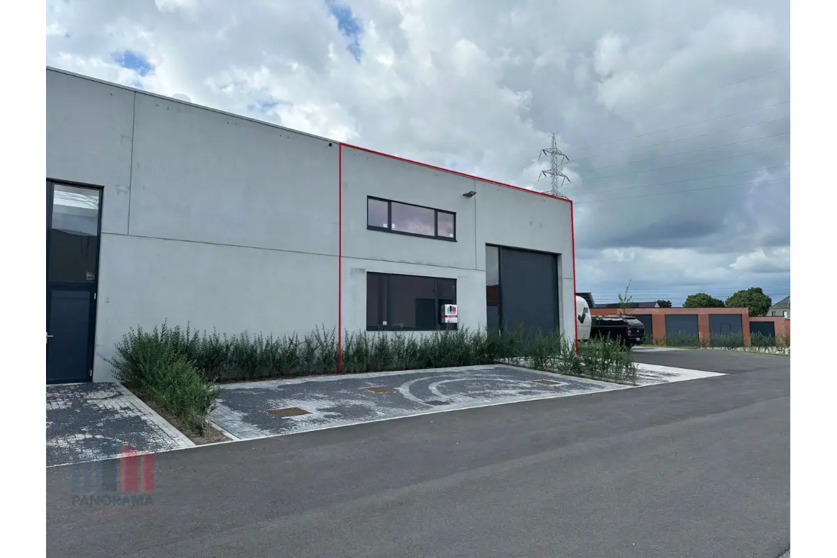 Handelszaak te  koop in Vichte 8570 521646.00€  slaapkamers 360.00m² - Zoekertje 641864