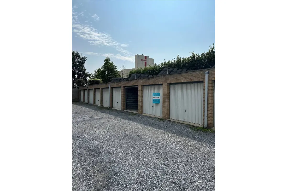 Parking & garage te  huur in Roeselare 8800 90.00€  slaapkamers m² - Zoekertje 642222