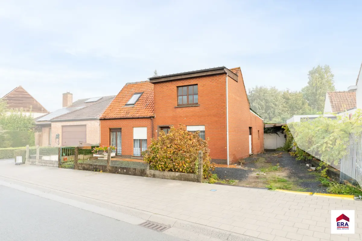 Huis te  koop in Oostrozebeke 8780 219000.00€ 3 slaapkamers 144.00m² - Zoekertje 642564