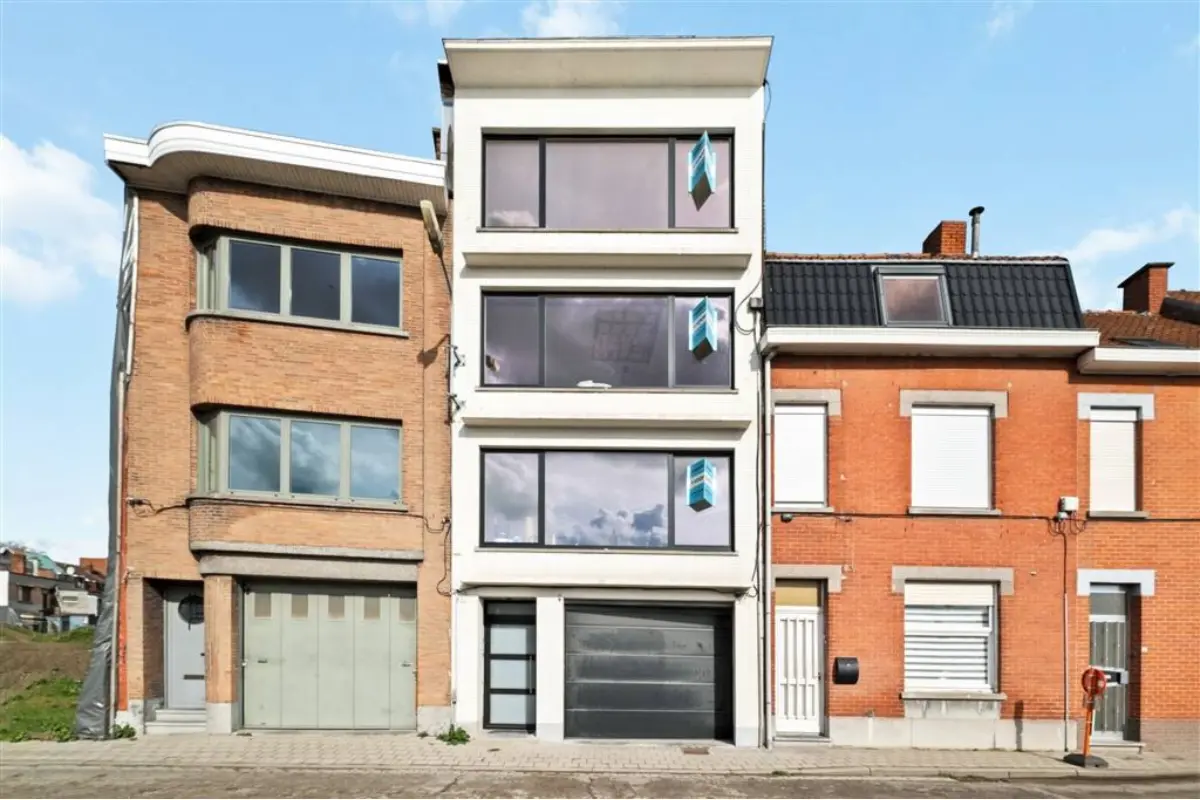 Appartement te  koop in Menen 8930 600000.00€ 6 slaapkamers 76.00m² - Zoekertje 642236