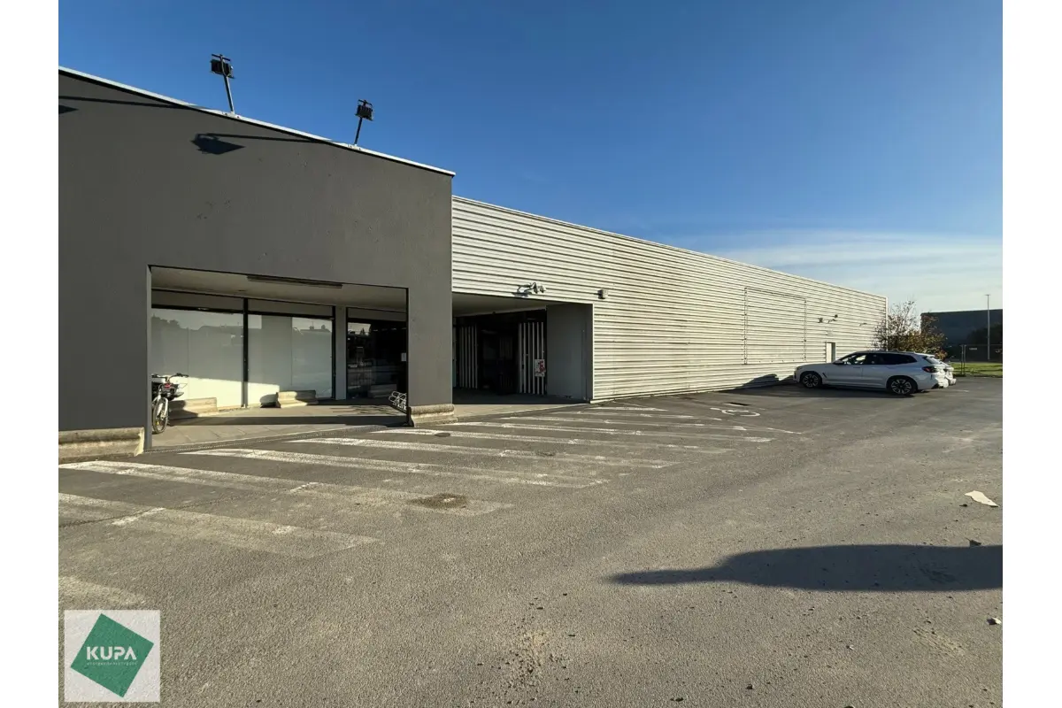 Handelszaak te  huur in Menen 8930 3750.00€  slaapkamers 675.00m² - Zoekertje 641662