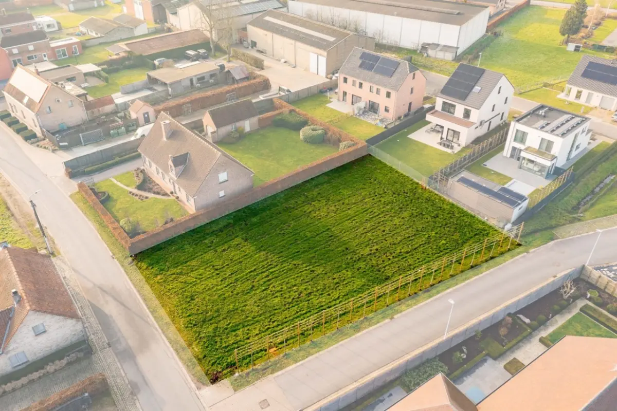 Bouwgrond te  koop in Oostrozebeke 8780 230500.00€  slaapkamers m² - Zoekertje 642074