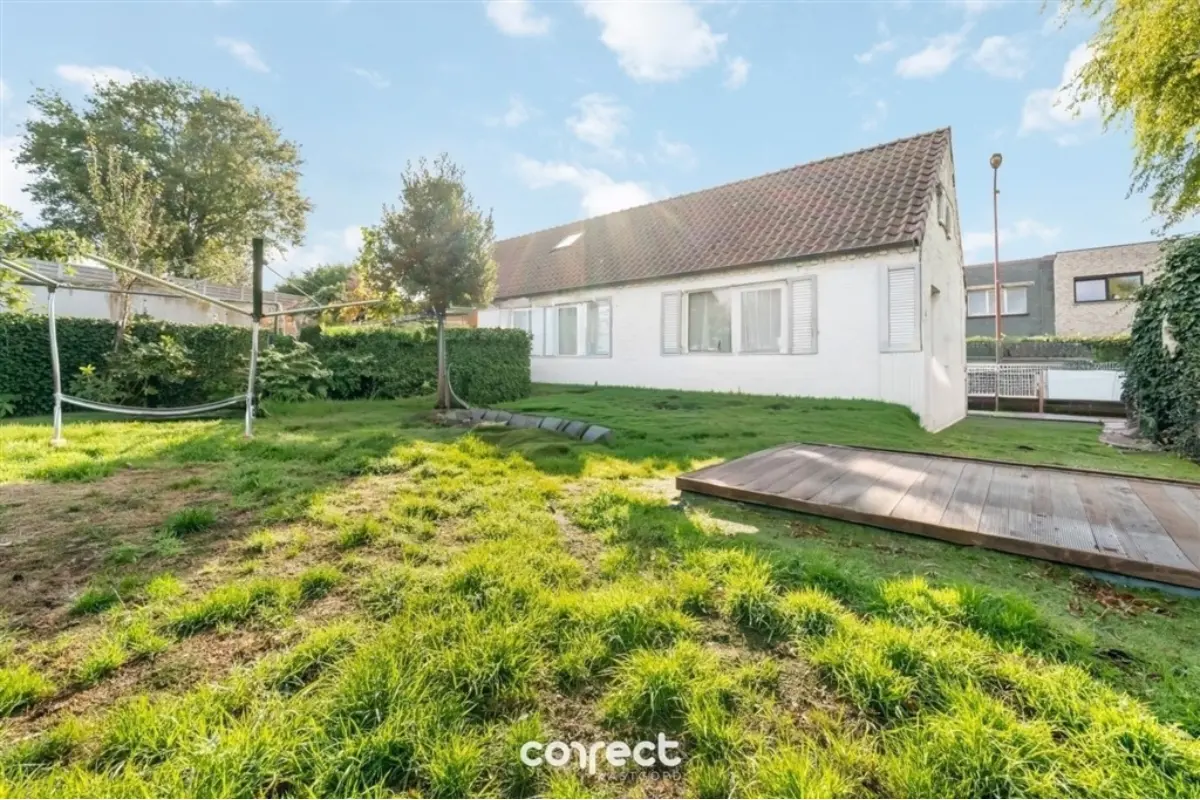 Huis te  in Aartrijke 8211 239000.00€ 3 slaapkamers 175.00m² - Zoekertje 642754