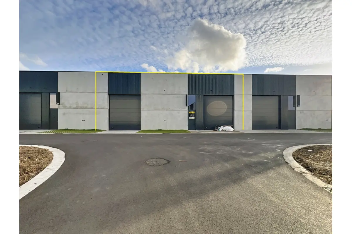 Handelszaak te  huur in Pittem 8740 0.00€  slaapkamers 457.00m² - Zoekertje 642826