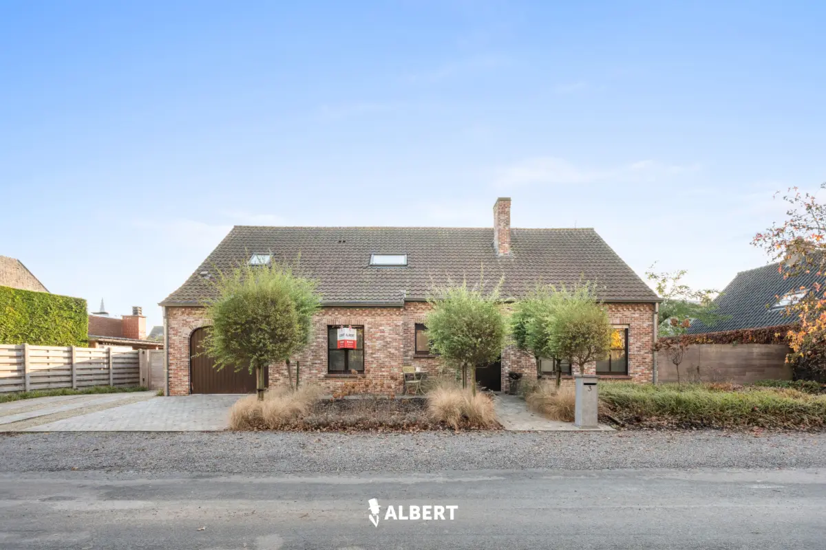 Huis te  koop in Roeselare 8800 503000.00€ 4 slaapkamers m² - Zoekertje 643339