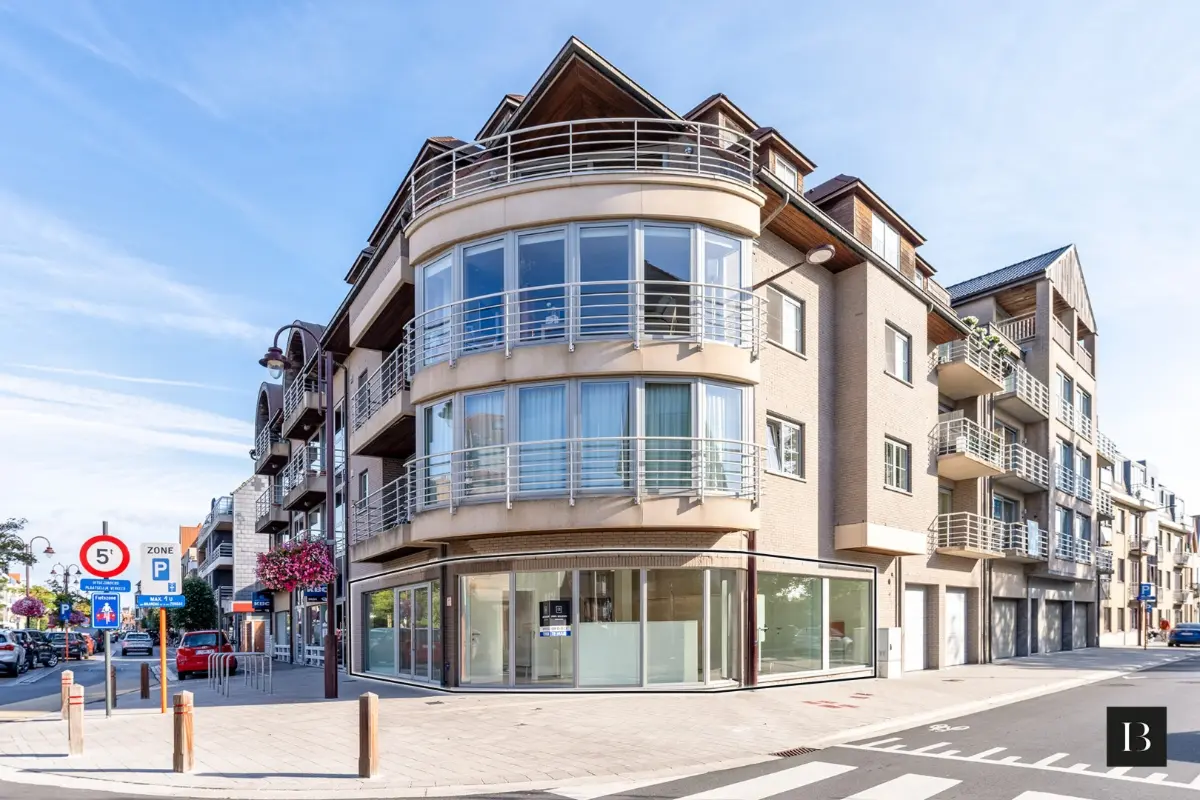 Handelszaak te  huur in De Haan 8420 1000.00€  slaapkamers m² - Zoekertje 642781