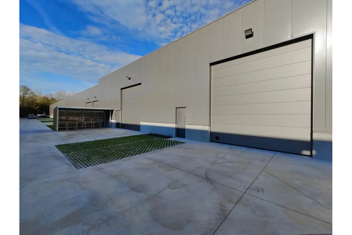 Handelszaak te  koop in Brugge 8000 410644.00€  slaapkamers 239.00m² - Zoekertje 643688