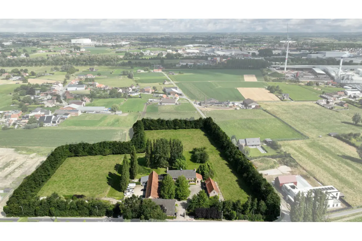 Bungalow te  koop in Waregem 8790 0.00€ 5 slaapkamers 2500.00m² - Zoekertje 643997