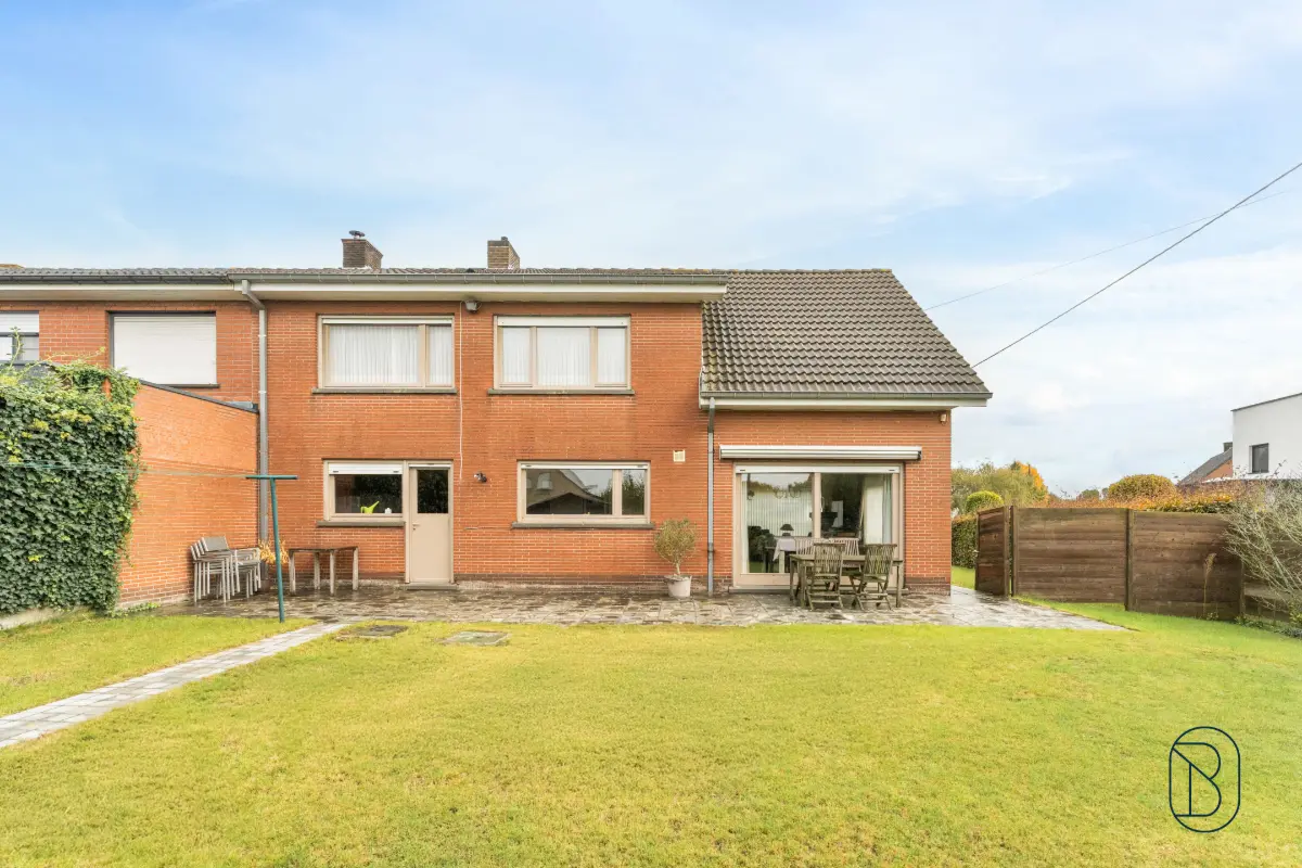 Huis te  koop in Beveren 8791 325000.00€ 3 slaapkamers 180.00m² - Zoekertje 643934