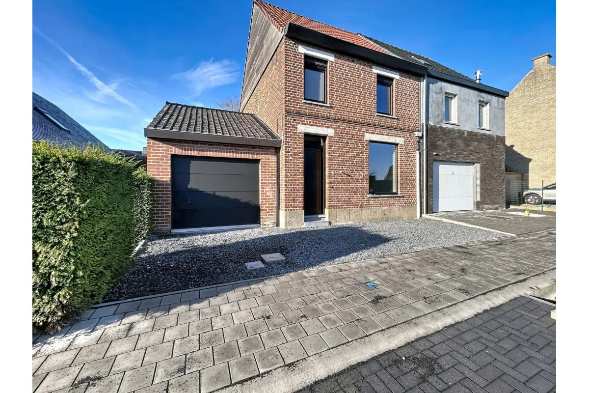 Huis te  koop in Izegem 8870 389000.00€ 3 slaapkamers 178.00m² - Zoekertje 645649