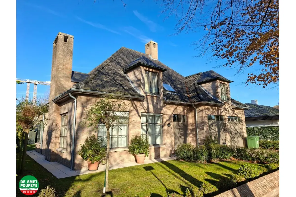 Huis te  huur in Sint-Andries 8200 1950.00€ 3 slaapkamers 258.00m² - Zoekertje 645058