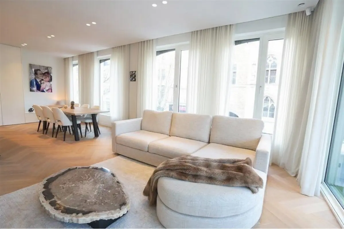 Appartement te  koop in Kortrijk 8500 675000.00€ 2 slaapkamers m² - Zoekertje 645527