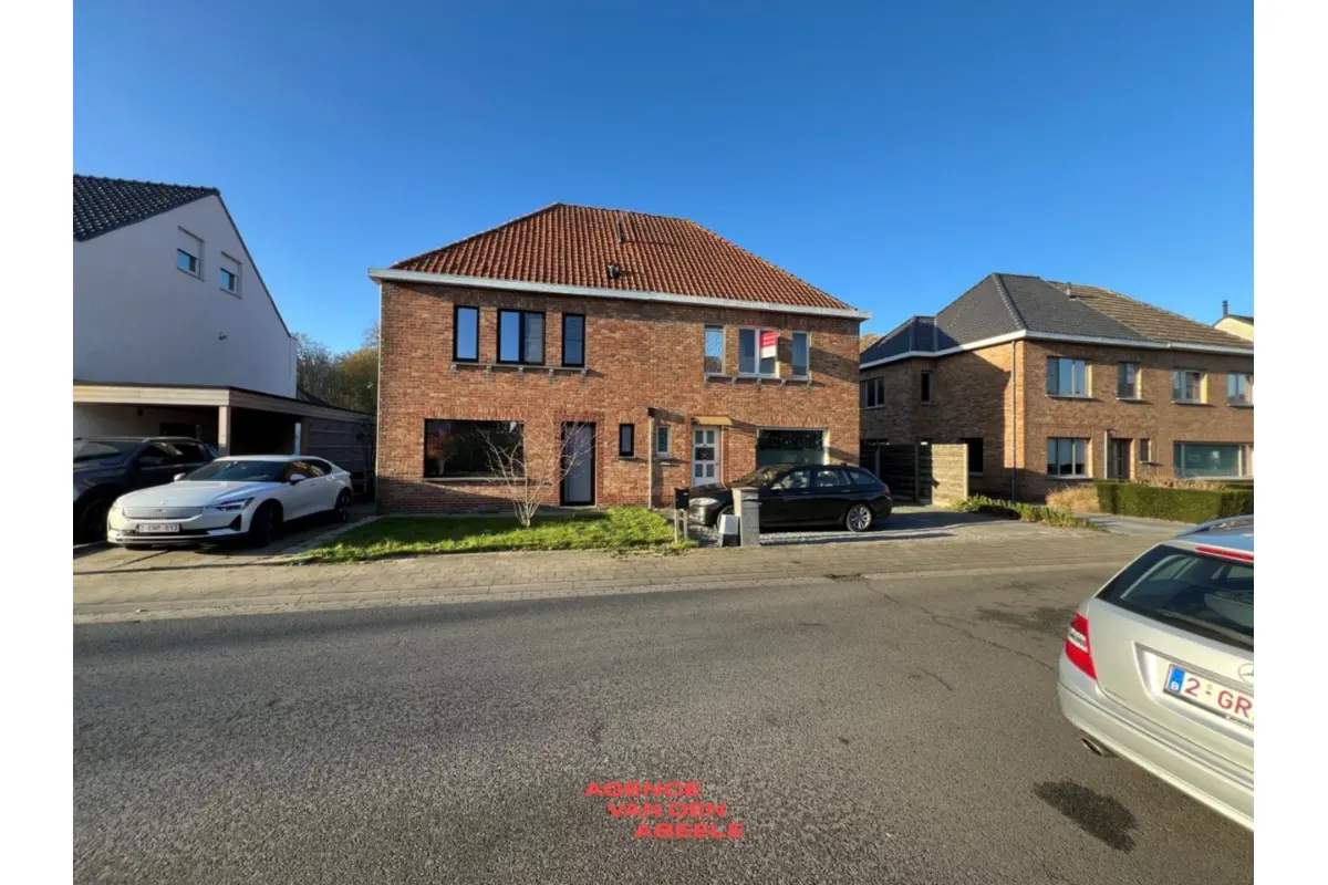Huis te  koop in Sint-Andries 8200 319000.00€ 3 slaapkamers 105.00m² - Zoekertje 645095