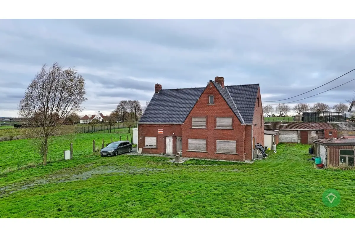 Huis te  koop in Zwevezele 8750 549000.00€ 7 slaapkamers 224.00m² - Zoekertje 645459