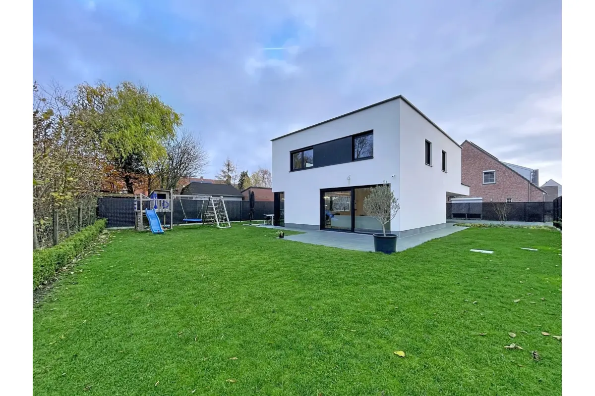 Huis te  koop in Roeselare 8800 645000.00€ 4 slaapkamers 212.00m² - Zoekertje 645741