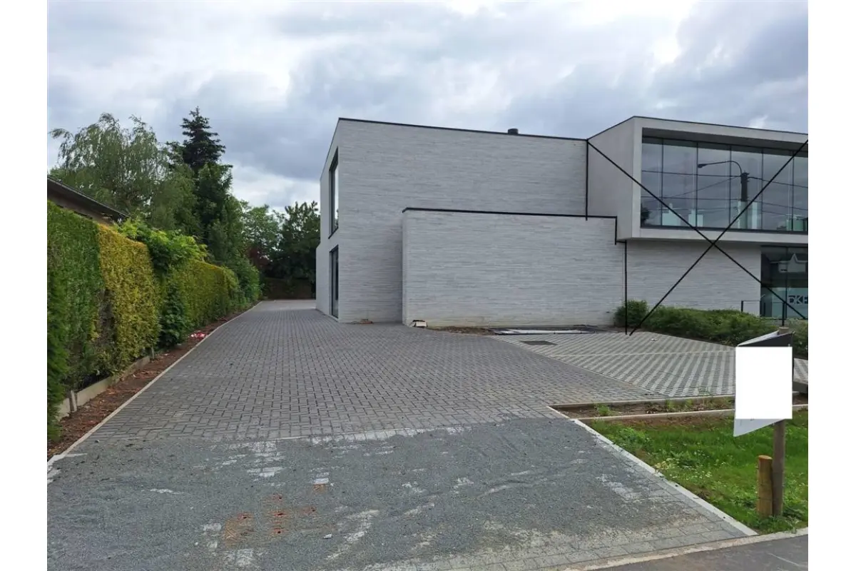 Handelszaak te  huur in Waregem 8790 2500.00€  slaapkamers m² - Zoekertje 646238