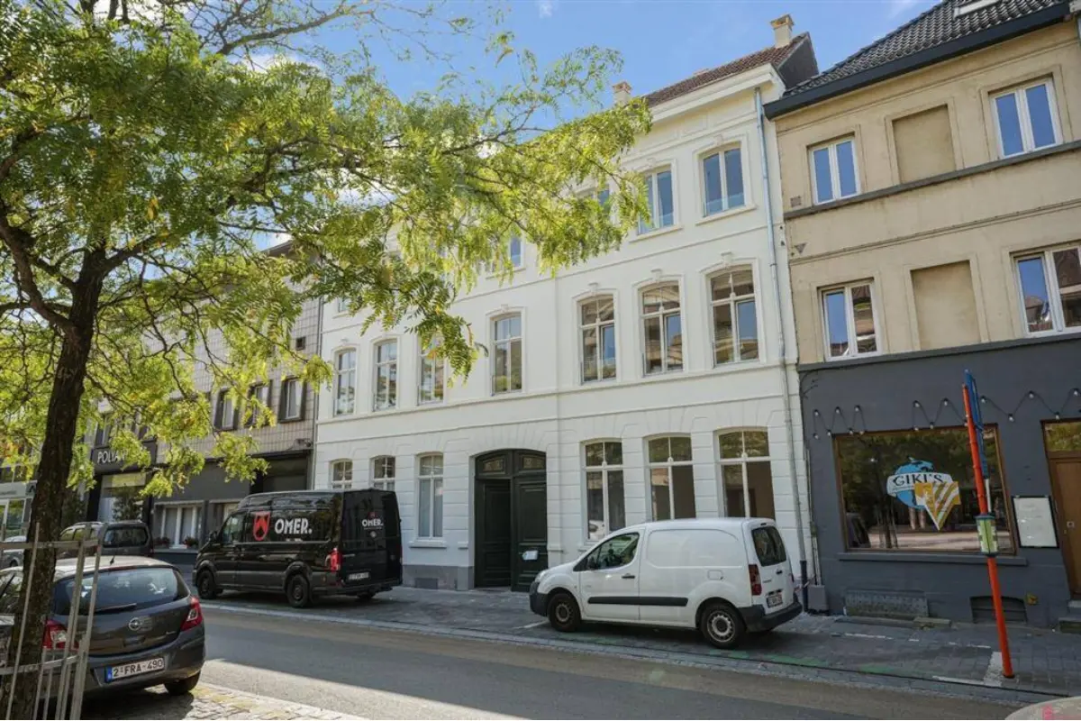 Appartement te  huur in Kortrijk 8500 950.00€ 2 slaapkamers m² - Zoekertje 646153