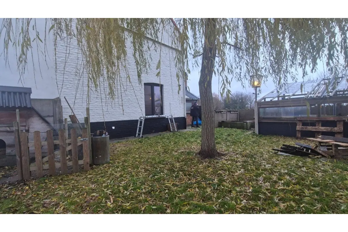 Boerderij te  koop in Oudenburg 8460 299500.00€ 3 slaapkamers m² - Zoekertje 646748