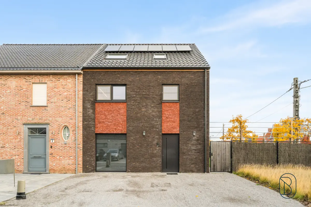 Huis te  koop in Oostrozebeke 8780 498000.00€ 5 slaapkamers 210.00m² - Zoekertje 647079