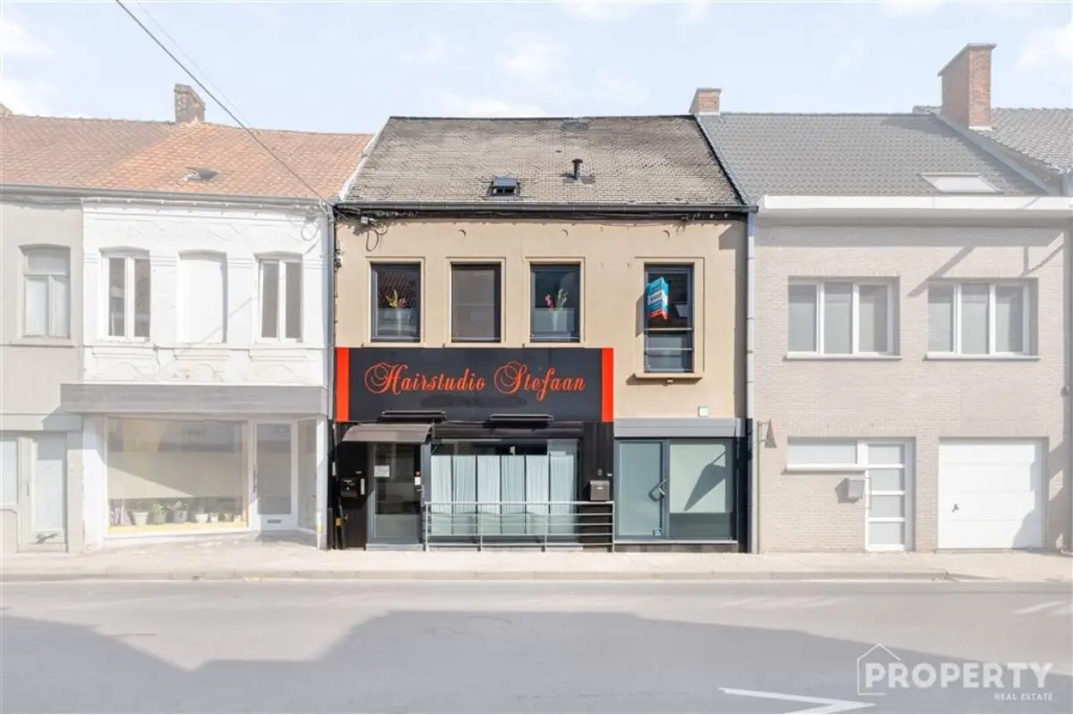 Huis te  koop in Wevelgem 8560 285000.00€ 3 slaapkamers 178.00m² - Zoekertje 647576