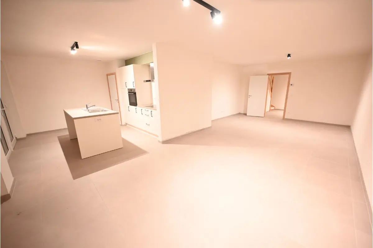 Huis te  huur in Roeselare 8800 1100.00€ 3 slaapkamers m² - Zoekertje 647168