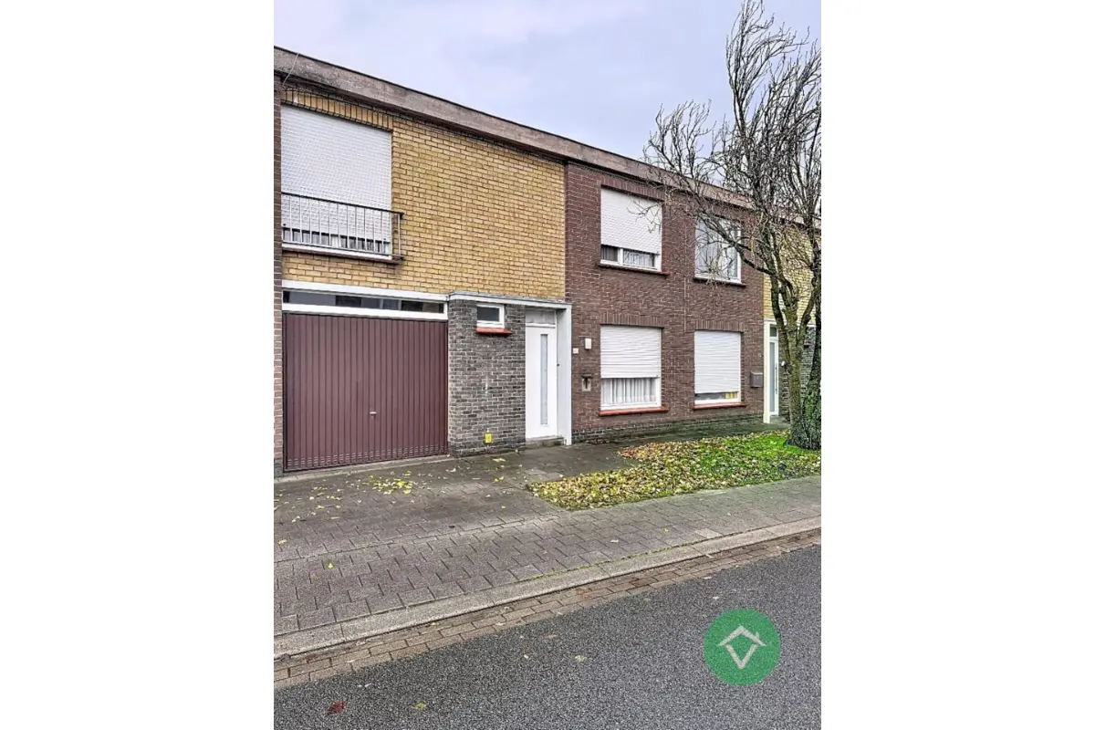 Huis te  koop in Roeselare 8800 185000.00€ 4 slaapkamers 144.00m² - Zoekertje 647464