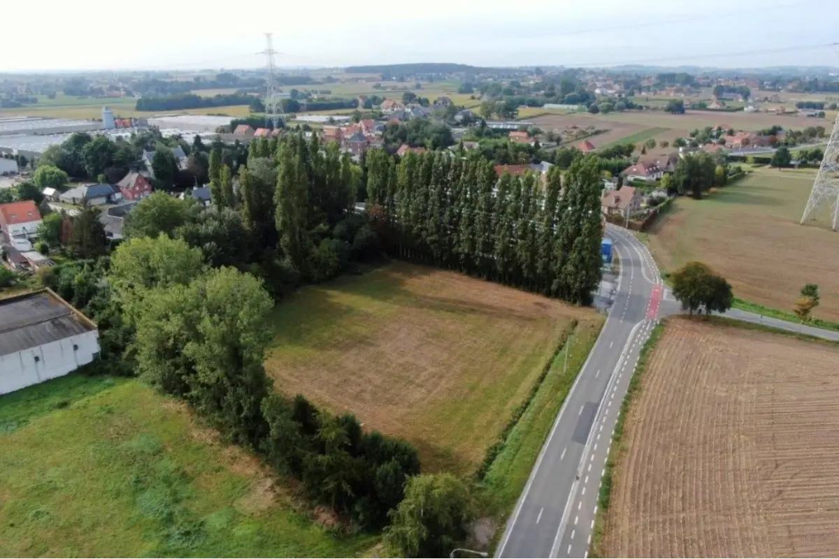 Handelszaak te  koop in Vichte 8570 1646400.00€  slaapkamers 7158.00m² - Zoekertje 647113