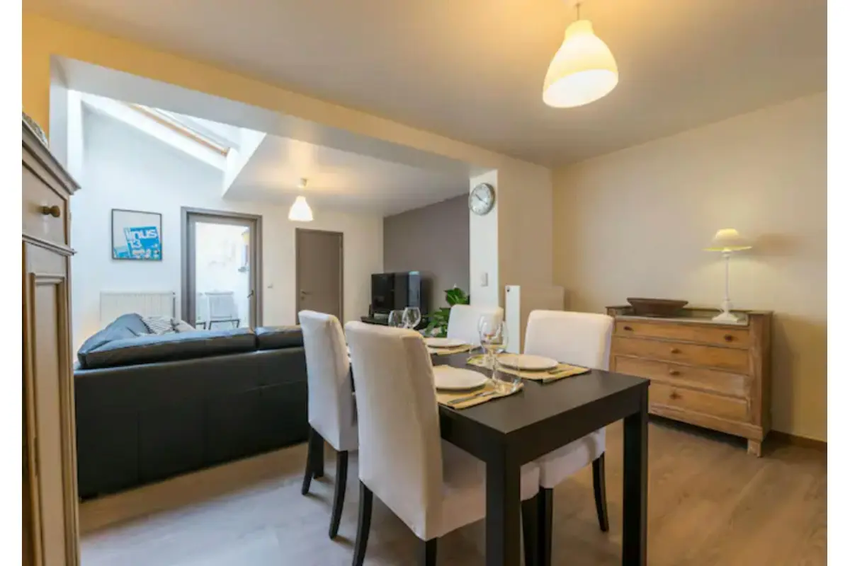 Huis te  huur in Brugge 8000 1600.00€  slaapkamers m² - Zoekertje 646840