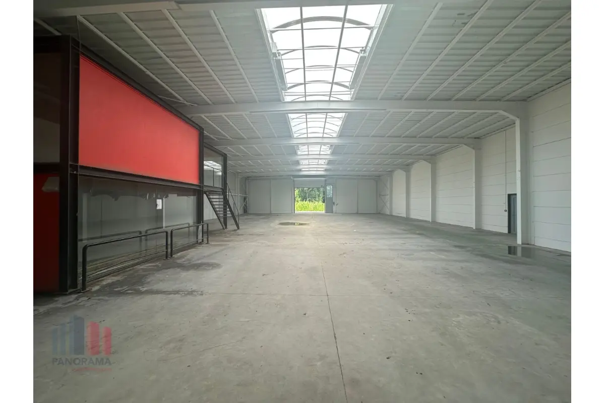 Handelszaak te  koop in Kortrijk 8500 1068540.00€  slaapkamers 749.00m² - Zoekertje 647112