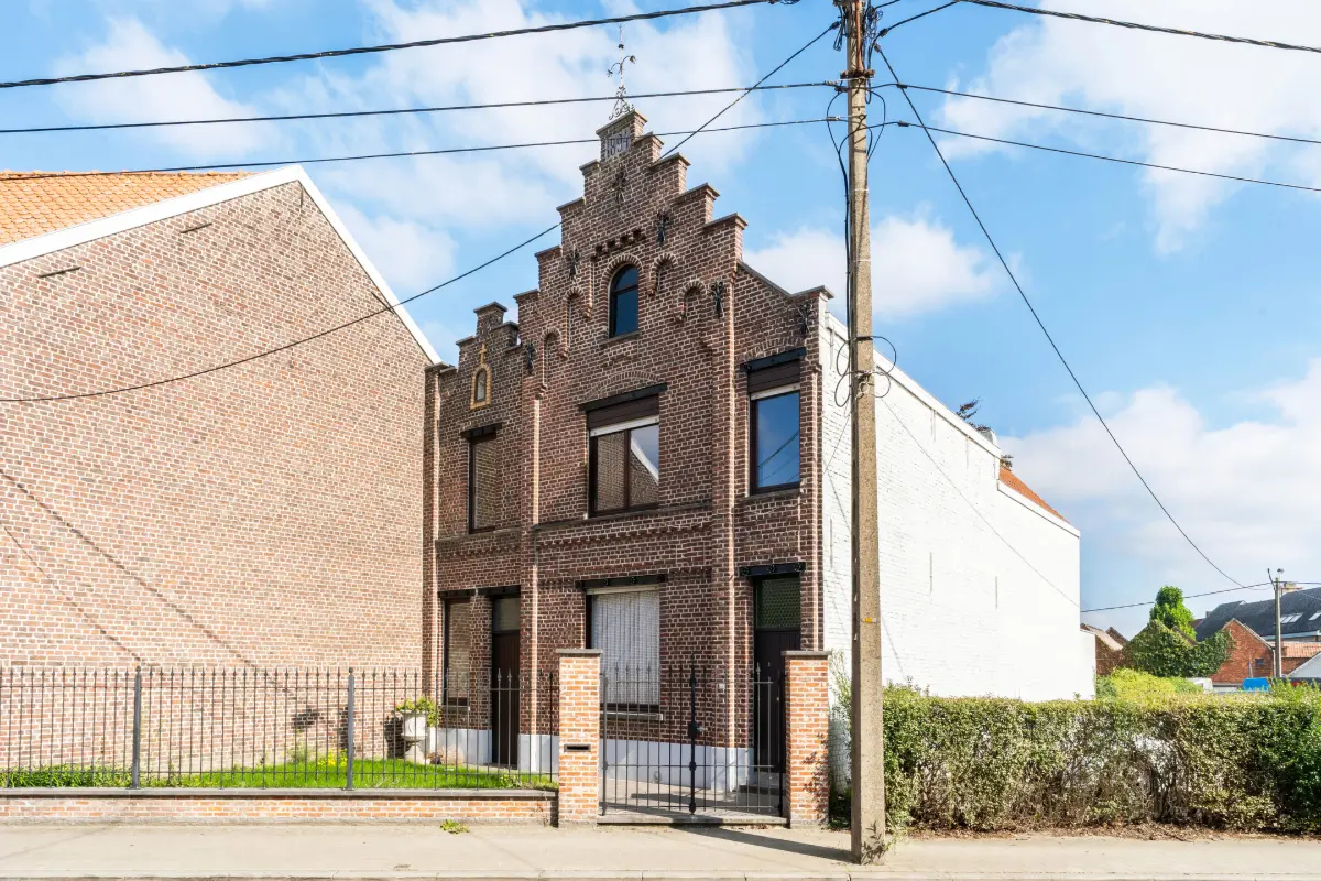 Herenhuis te  koop in Waregem 8790 205000.00€ 3 slaapkamers 185.00m² - Zoekertje 648155