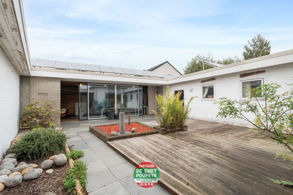 Bungalow te  koop in Assebroek 8310 599000.00€ 5 slaapkamers 310.00m² - Zoekertje 648333