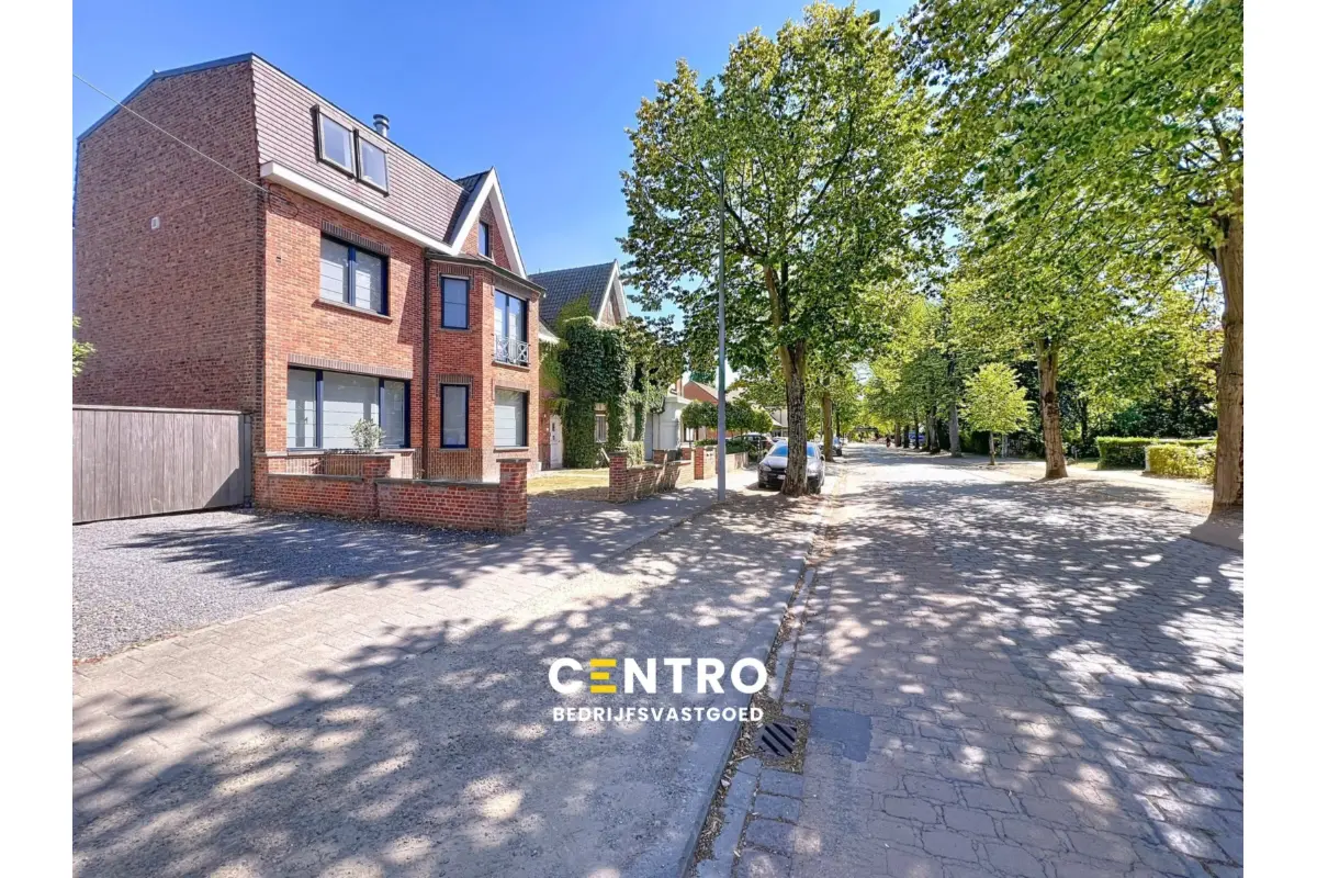 Handelszaak te  koop in Kortrijk 8500 0.00€ 5 slaapkamers 1012.00m² - Zoekertje 648684