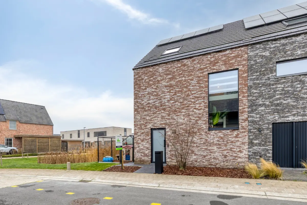 Huis te  koop in Roeselare 8800 389000.00€ 5 slaapkamers 172.00m² - Zoekertje 648645