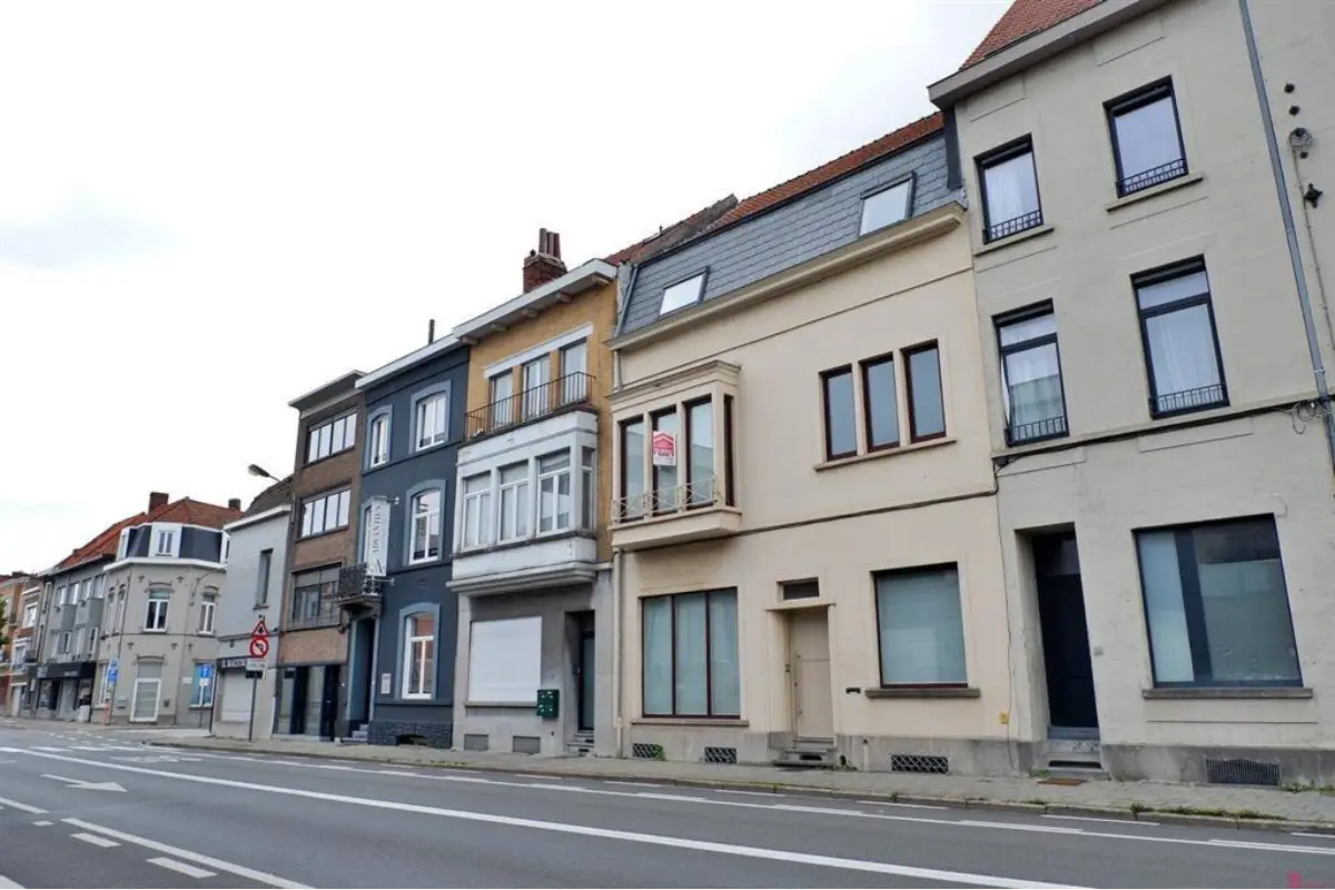 Handelszaak te  huur in Kortrijk 8500 1500.00€  slaapkamers 294.00m² - Zoekertje 649073
