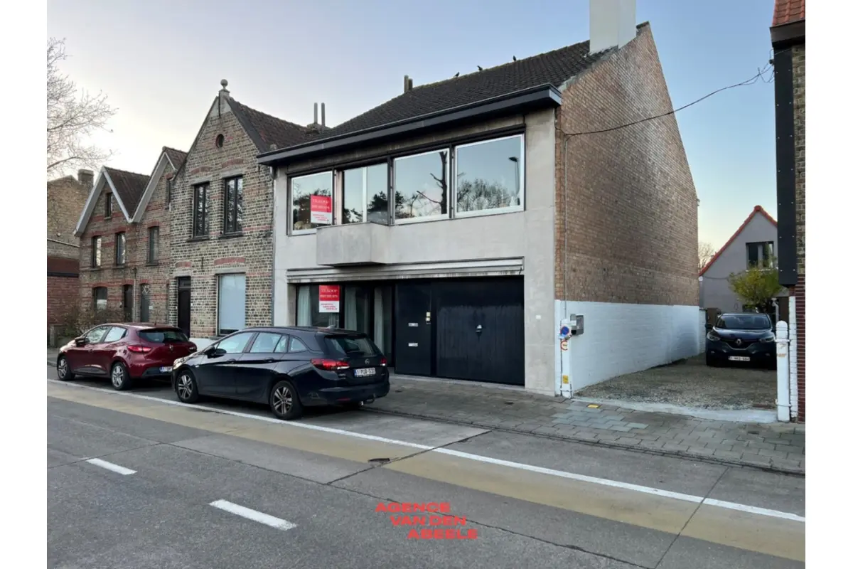 Appartementsgebouw te  koop in Assebroek 8310 289000.00€ 5 slaapkamers 267.00m² - Zoekertje 648896