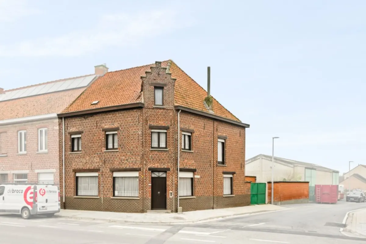 Huis te  in Roeselare 8800 239000.00€ 4 slaapkamers 231.00m² - Zoekertje 650388