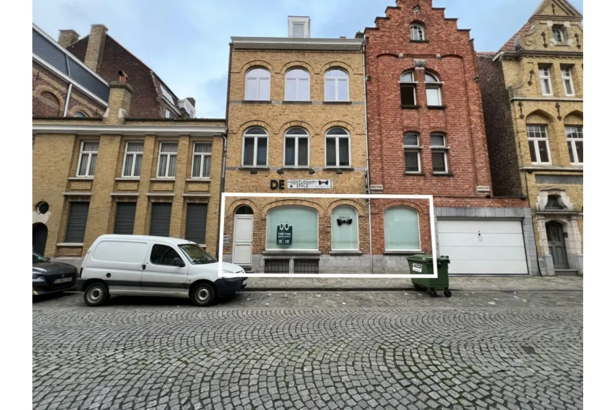 Handelszaak te  huur in Ieper 8900 595.00€  slaapkamers m² - Zoekertje 651418