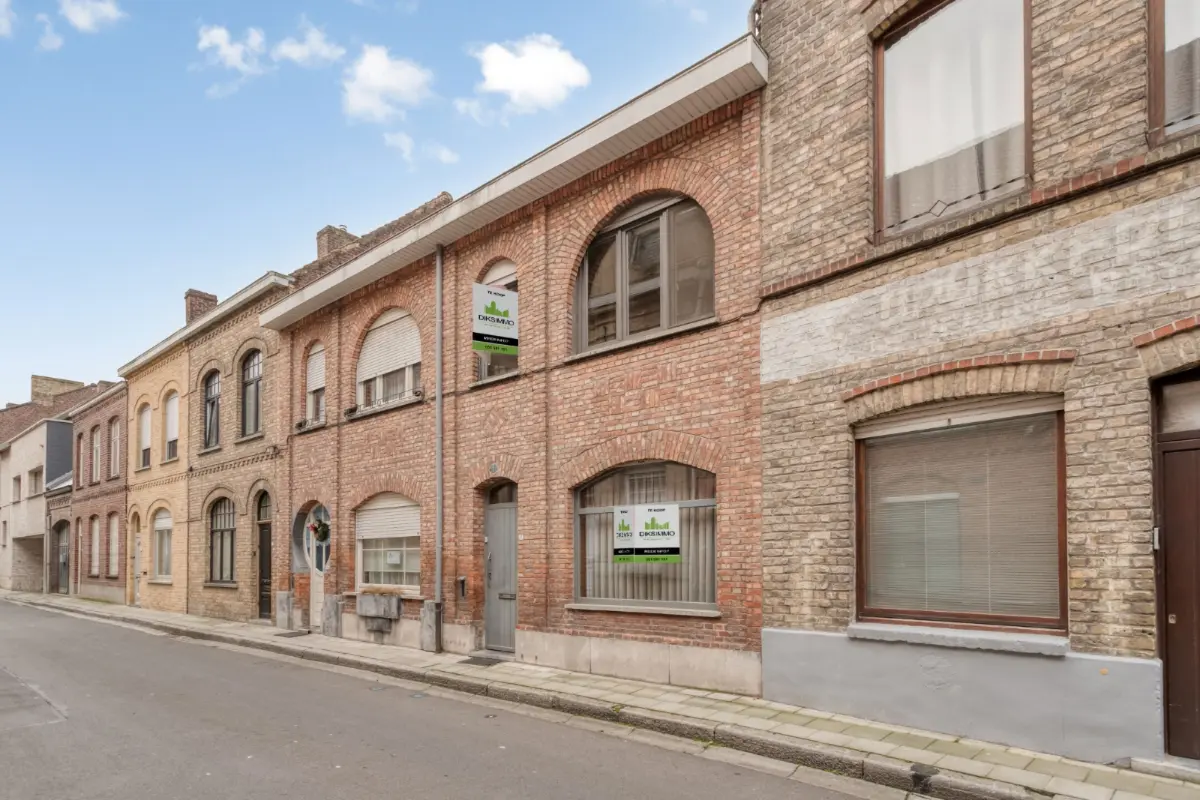 Appartementsgebouw te  koop in Ieper 8900 219900.00€ 3 slaapkamers 111.00m² - Zoekertje 652267