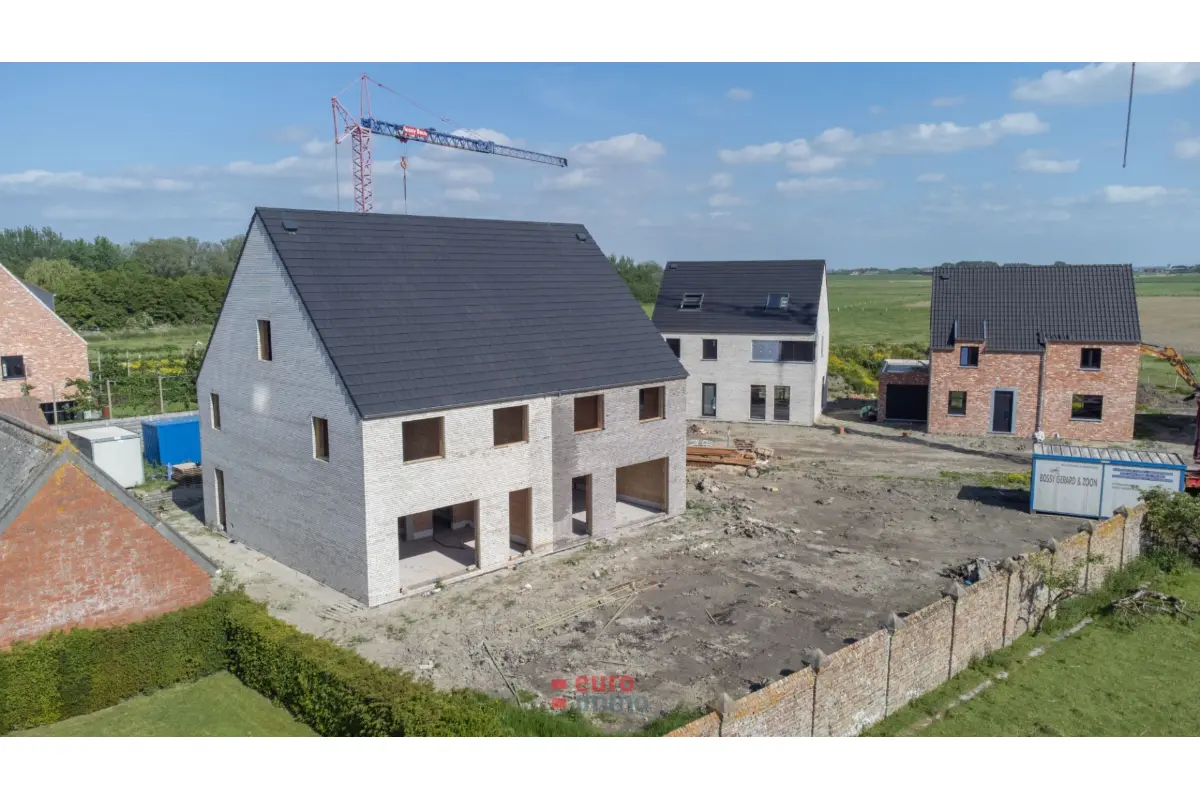 Huis te  koop in Nieuwpoort 8620 430000.00€ 3 slaapkamers 175.00m² - Zoekertje 652225